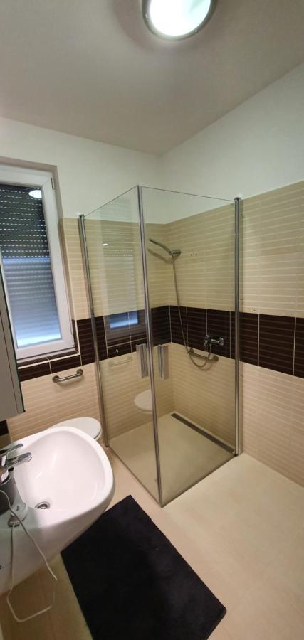 Mandara Wellnes Apartmanok Siofok Exterior photo