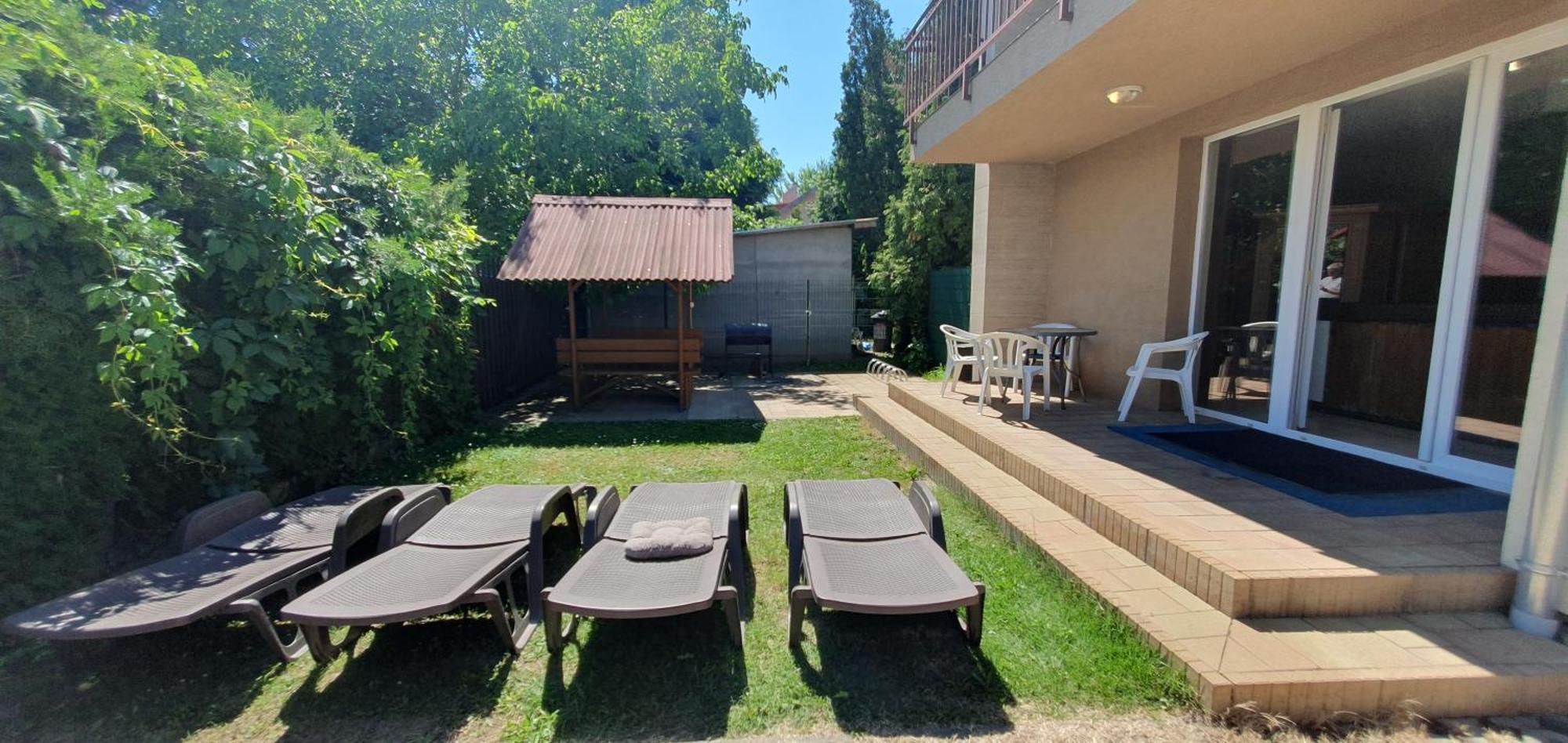 Mandara Wellnes Apartmanok Siofok Exterior photo