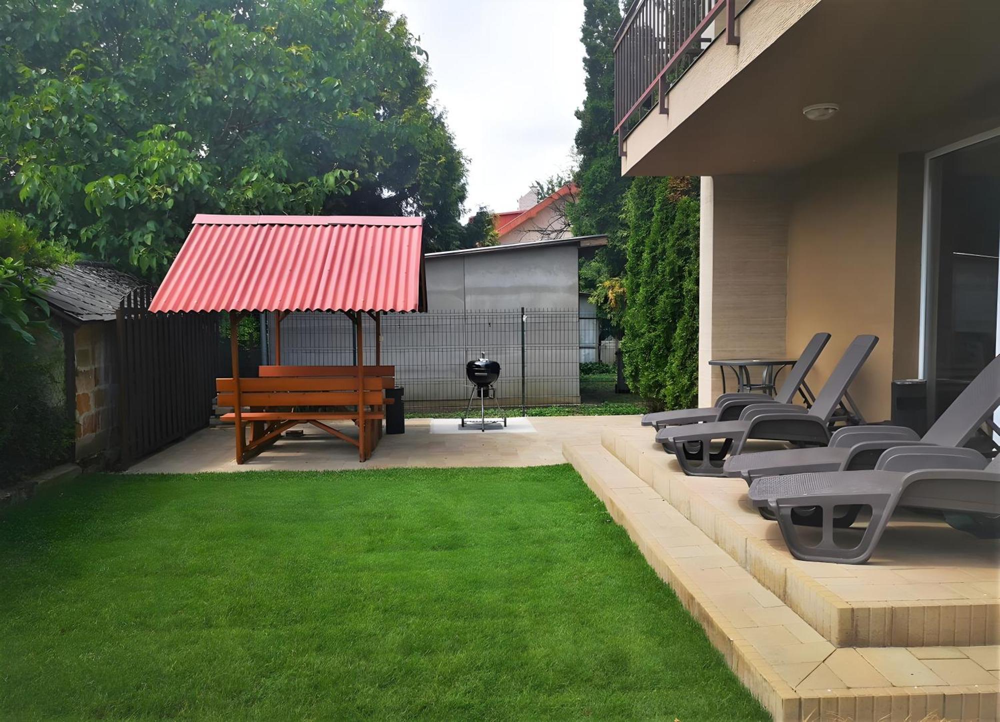 Mandara Wellnes Apartmanok Siofok Exterior photo